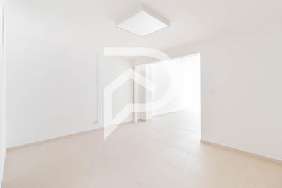 Local commercial - 45 m² - 2 pièces