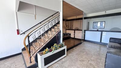 Bureau - 600 m² - 35 pièces