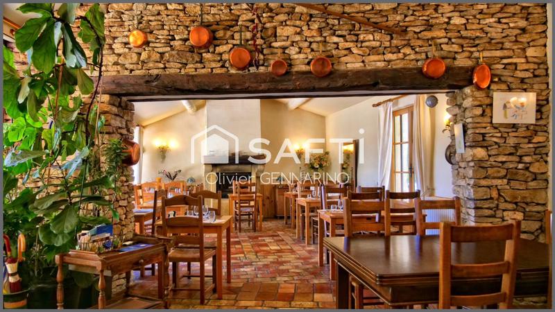 Maison - 591 m² - 22 pièces