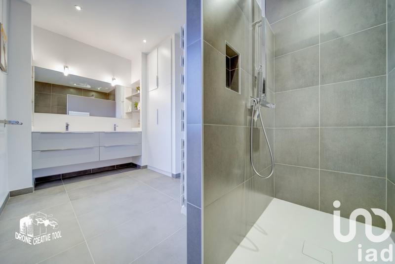 Maison - 294 m² - 10 pièces