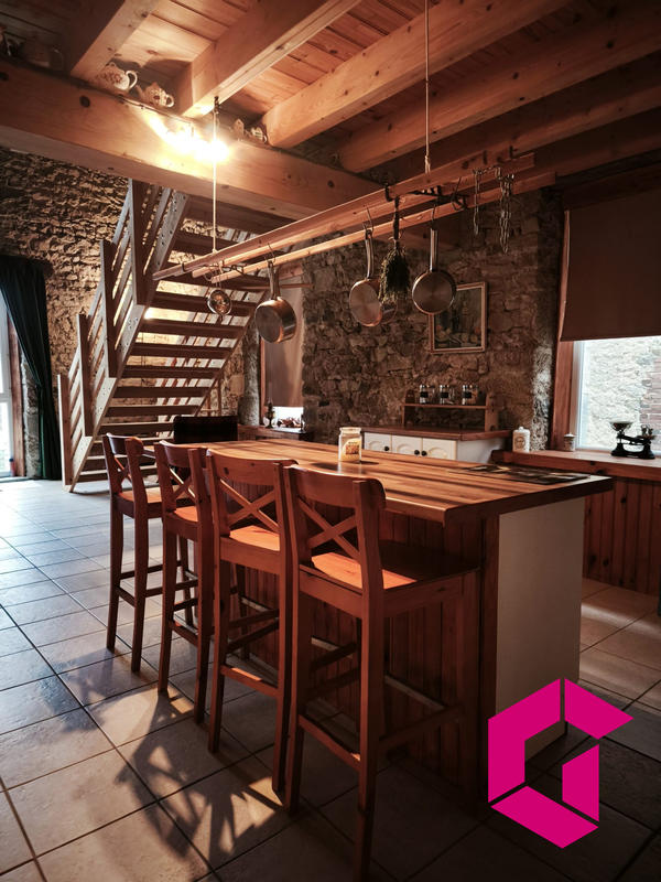 Maison - 140 m² - 4 pièces