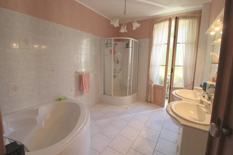 Maison ancienne - 200 m² - 8 pièces