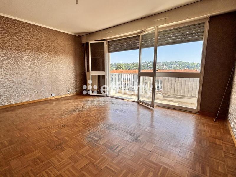 Appartement - 80 m² - 4 pièces