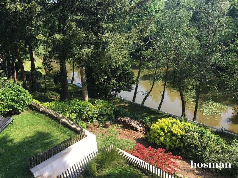 Maison - 166 m² - 8 pièces