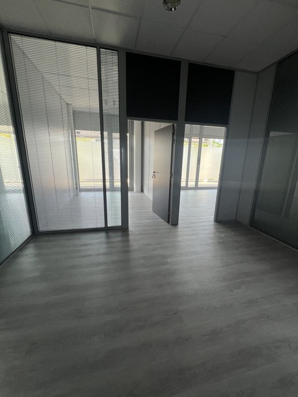 Bureau - 236 m²