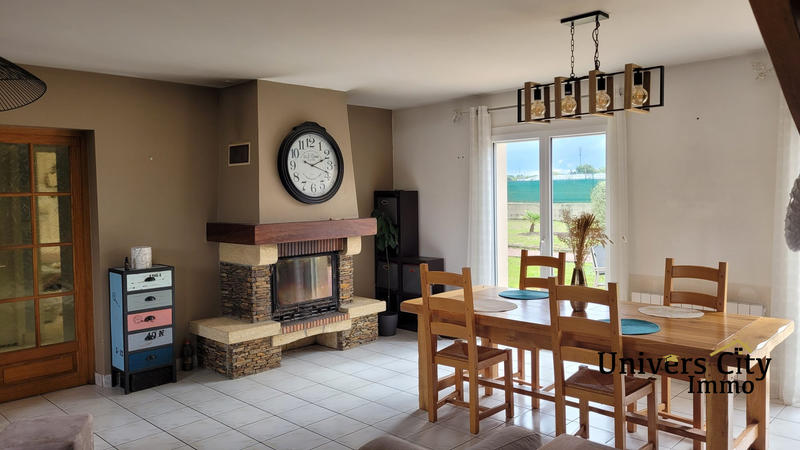 Maison traditionnelle - 160 m² - 6 pièces