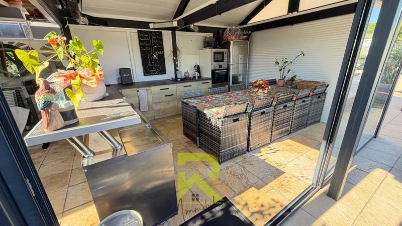 Maison - 93 m² - 4 pièces