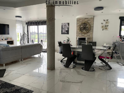 Maison - 137 m² - 5 pièces