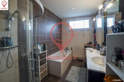 Maison - 264 m² - 8 pièces