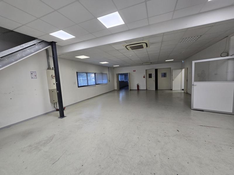 Local d'activités - 960 m²