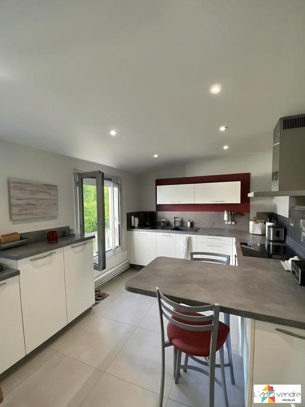 Maison - 188 m² - 8 pièces