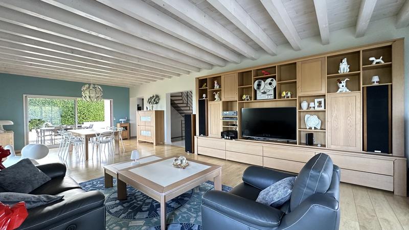 Maison - 220 m² - 7 pièces