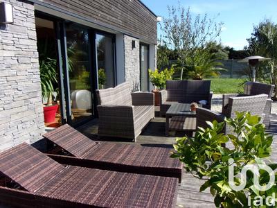 Maison - 221 m² - 9 pièces