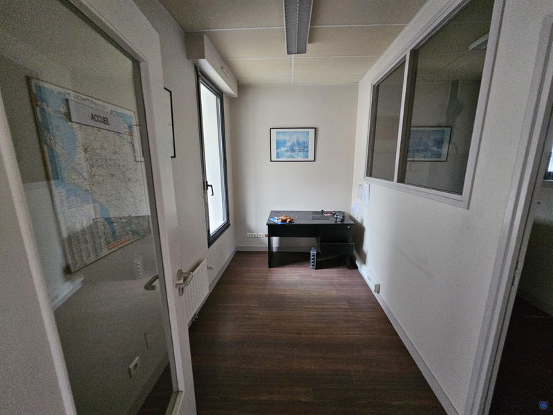 Local commercial - 138 m² - 10 pièces