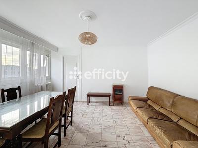 Appartement - 67 m² - 4 pièces