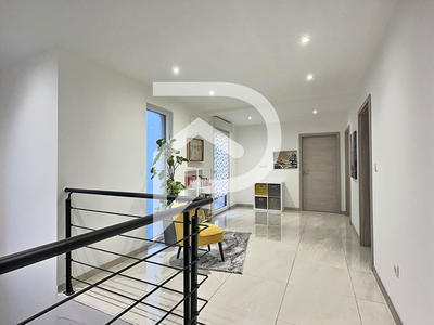 Maison - 174 m² - 6 pièces