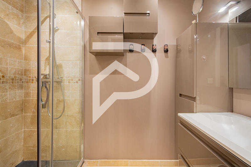 Appartement - 75 m² - 3 pièces