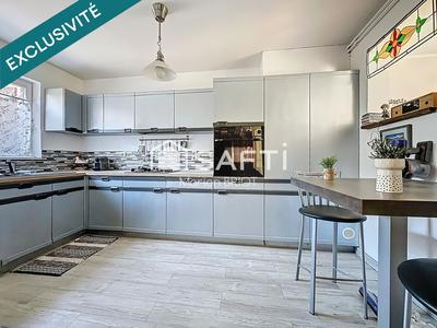 Maison - 93 m² - 5 pièces