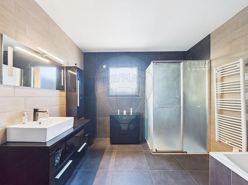 Maison - 141 m² - 6 pièces