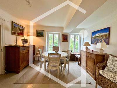 Maison - 182 m² - 7 pièces