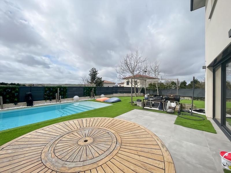 Maison - 187 m² - 5 pièces