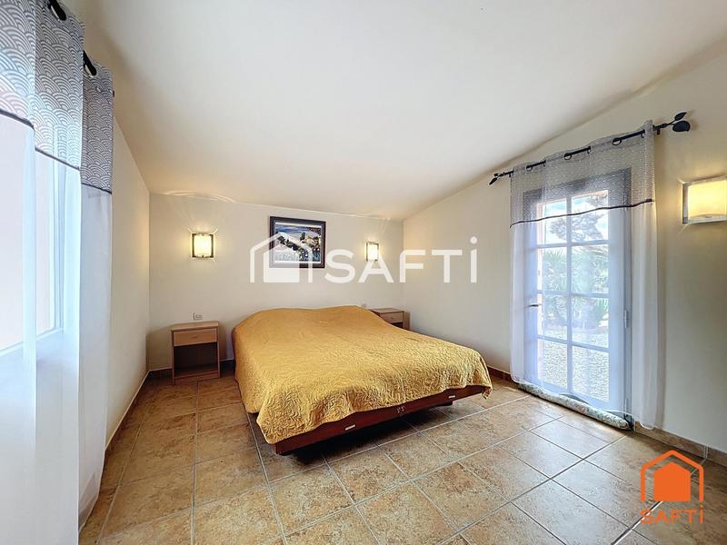 Villa - 160 m² - 9 pièces