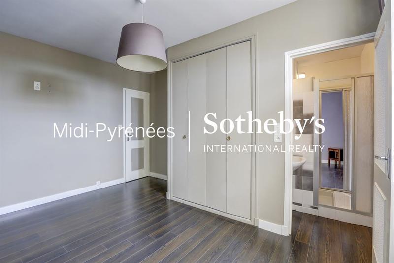 Maison - 270 m² - 10 pièces