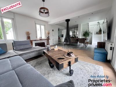 Maison - 195 m² - 9 pièces