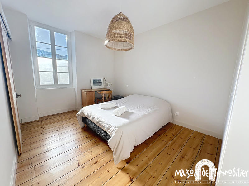 Maison - 187 m² - 7 pièces