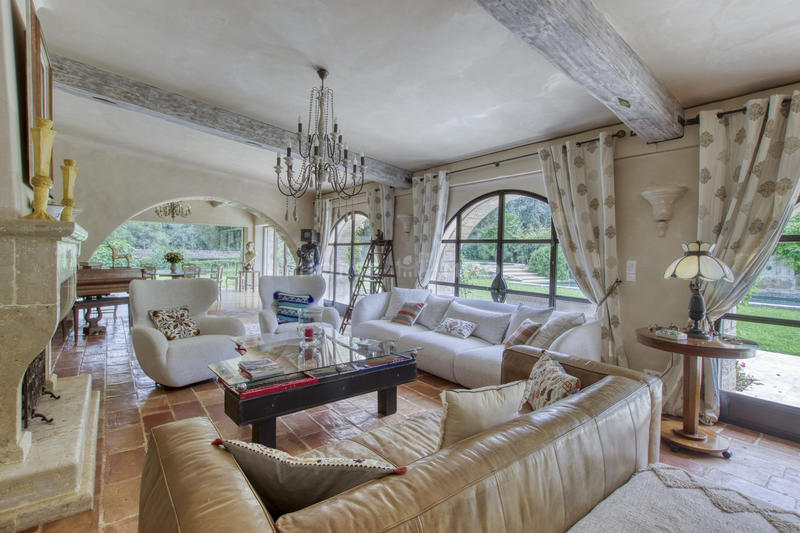 Maison - 600 m² - 20 pièces