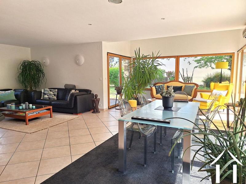 Maison - 250 m² - 7 pièces