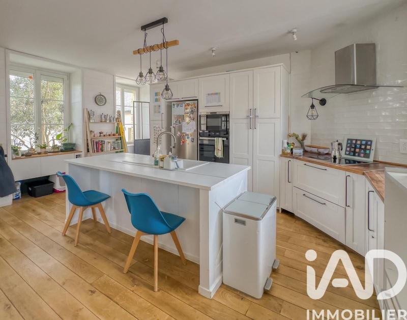 Maison - 195 m² - 9 pièces