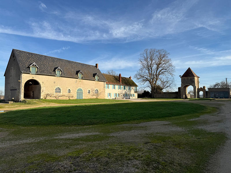 Demeure - 254 m² - 8 pièces