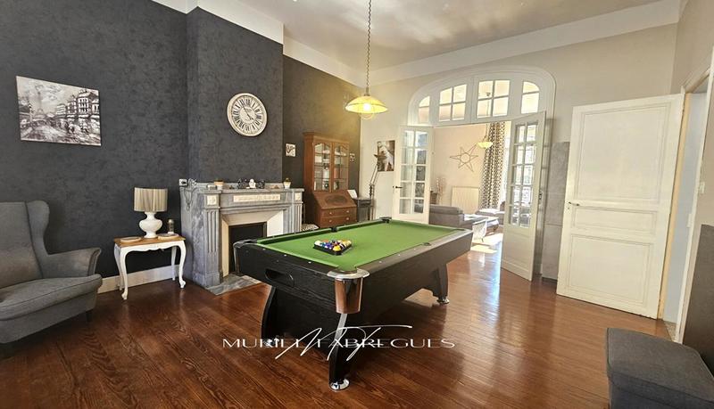 Maison - 530 m² - 18 pièces