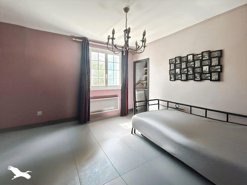 Maison - 202 m² - 7 pièces