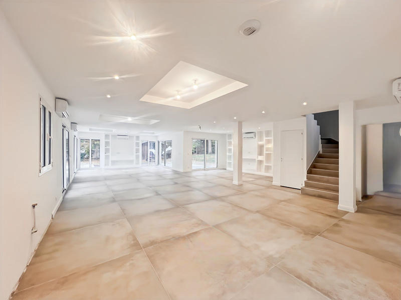 Maison - 627 m² - 5 pièces