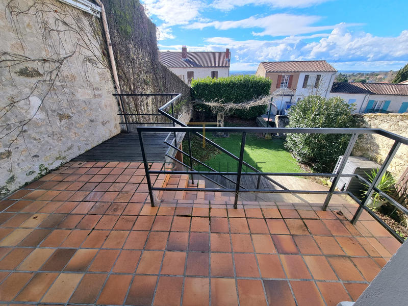 Maison - 292 m² - 10 pièces