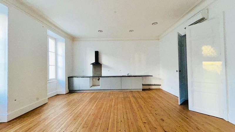 Appartement - 64 m² - 2 pièces