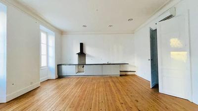 Appartement - 64 m² - 2 pièces