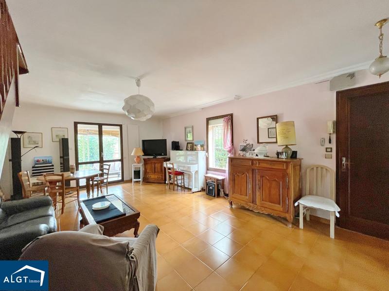Maison - 96 m² - 5 pièces