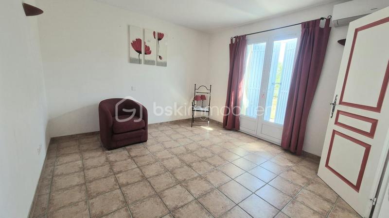 Villa - 252 m² - 9 pièces