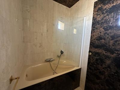 Appartement ancien - 85 m² - 4 pièces