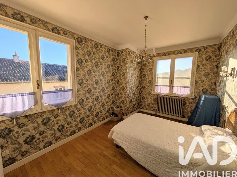 Maison - 263 m² - 9 pièces