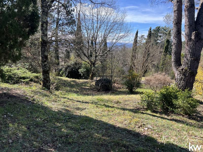 Maison - 201 m² - 7 pièces