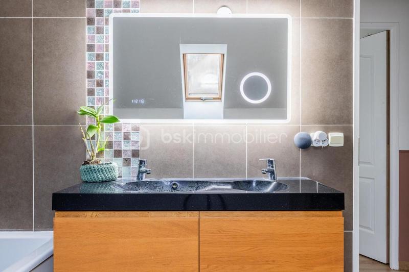 Maison - 94 m² - 5 pièces