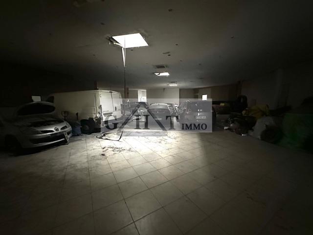 Entrepôt - 1 200 m²