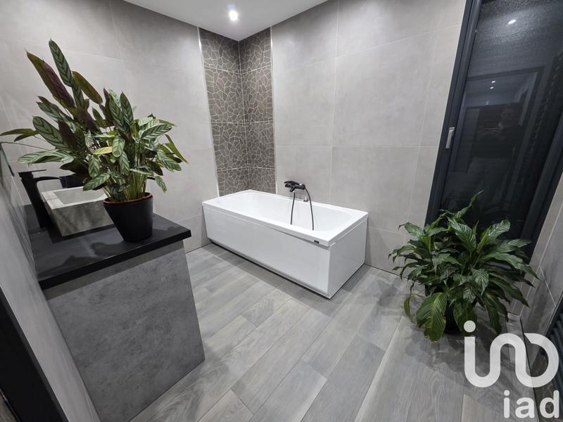 Maison de maîtres - 202 m² - 5 pièces