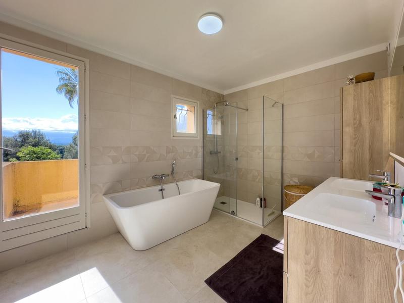 Villa - 195 m² - 6 pièces