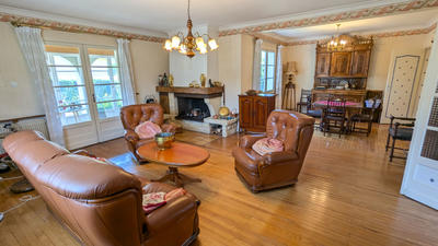 Maison - 195 m² - 7 pièces