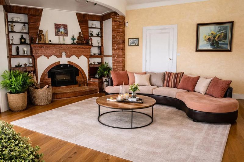 Maison - 761 m² - 16 pièces